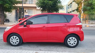 Toyota Verso-S 2012