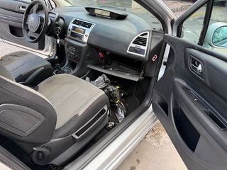 Citroen C4 2006-thumb-17