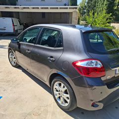 Toyota Auris 2011