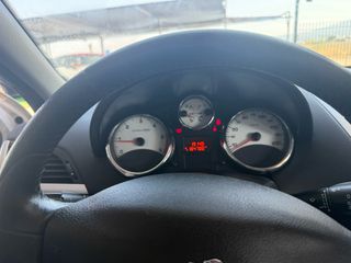 Peugeot 207 2011-thumb-7