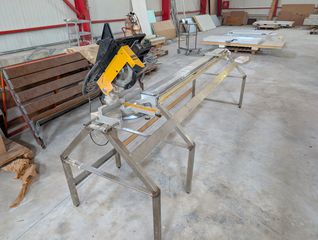 DeWalt DW711 1300W με Επαγγελματική Inox Βάση 3m – Οδηγός & Μετρητής Κοπής δισκοπρίονο φαλτσοπρίονο