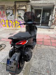 Piaggio Beverly 400 2023 Deep Black