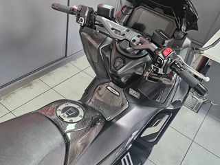 Yamaha T-MAX 560 2023 FULL EXTRAS-thumb-16