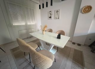 Τραπεζαρία με επεκτεινόμενο τραπέζι και 6 καρέκλες – Λευκό γυαλιστερό