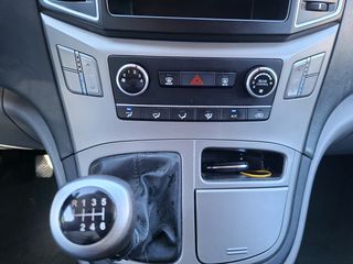 Hyundai H-1 Starex 2016-thumb-8