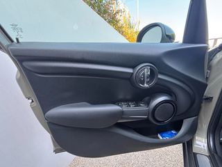Mini Cooper D 2019-thumb-13