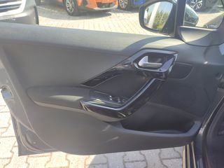 Peugeot 208 2017 STYLE-thumb-31