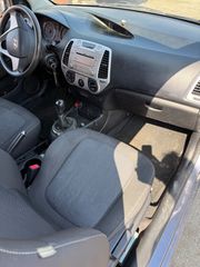 Hyundai i 20 2011-thumb-12