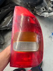 Φανάρι πίσω δεξιά Opel Corsa B μαζί με την πλακέτα