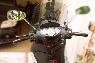 Piaggio Beverly 300i 2014-thumb-3
