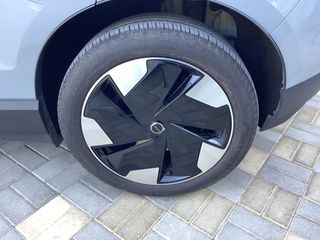 Volvo EX30 2024-thumb-5