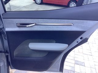 Volvo EX30 2024-thumb-15