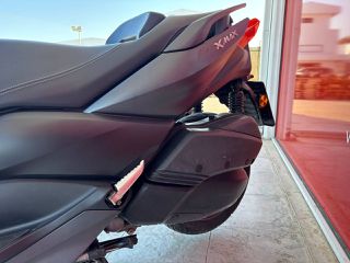 Yamaha XMAX 300 2021-thumb-6