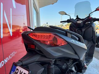 Yamaha XMAX 300 2021-thumb-11