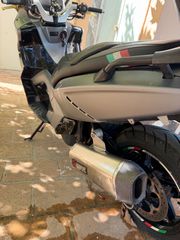 Gilera GP 800 2010-thumb-2