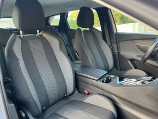 Peugeot 3008 2022 Pure Tech 130 Auto Active Plus-thumb-11