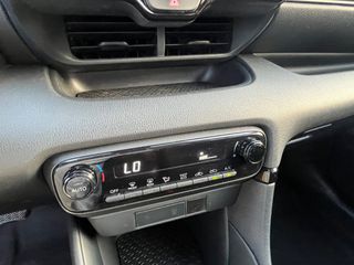 Toyota Yaris 2022 HYBRID AUTOMATIC HDF BUSINESS-thumb-12