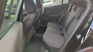 Peugeot 2008 2023 1.2PureTech Active Pack-thumb-13