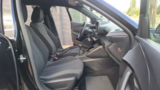 Peugeot 2008 2023 1.2PureTech Active Pack-thumb-12