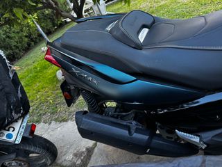 Yamaha XMAX 300 Tech Max 2022-thumb-4