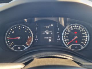 Jeep Renegade 2019-thumb-11