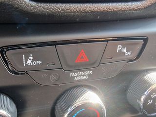 Jeep Renegade 2019-thumb-12