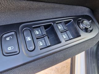 Jeep Renegade 2019-thumb-16
