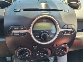 Mazda 2 2009-thumb-14