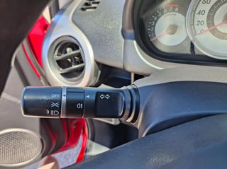 Mazda 2 2009-thumb-18