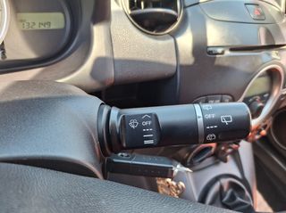 Mazda 2 2009-thumb-19