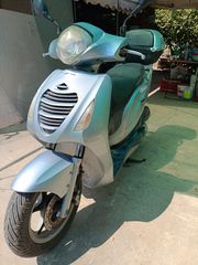 Roller / Scooter 2011 Honda PSi 150-thumb-1