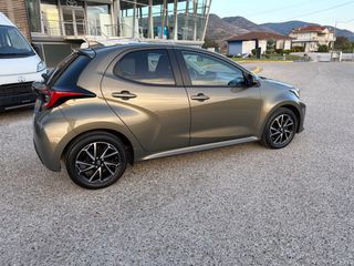 Toyota Yaris 2024 1.5P STYLE 31.631ΧΛΜ! ΑΡΙΣΤΟ!-thumb-8