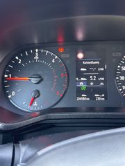 Renault Clio 2020-thumb-12