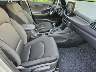 Hyundai i 30 2018 1.6CRDI 110PS   NAVI- CAM- CLIMA-XENON-thumb-6