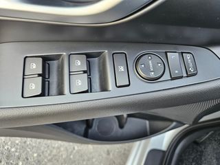 Hyundai i 30 2018 1.6CRDI 110PS   NAVI- CAM- CLIMA-XENON-thumb-8