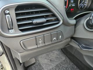 Hyundai i 30 2018 1.6CRDI 110PS   NAVI- CAM- CLIMA-XENON-thumb-10