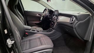 Mercedes-Benz GLA 200 2015 Urban/Progressive-thumb-18