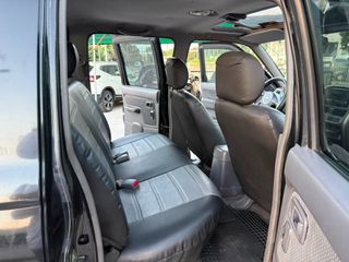 Nissan Navara 2004 navara-thumb-15