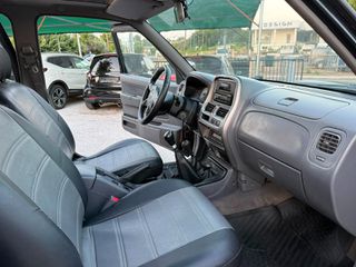 Nissan Navara 2004 navara-thumb-8