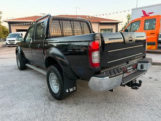 Nissan Navara 2004 navara-thumb-2
