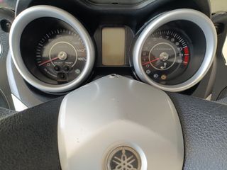Yamaha XMAX 125 2012-thumb-2