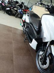 Yamaha XMAX 125 2012-thumb-4