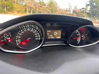 Peugeot 308 2015-thumb-9