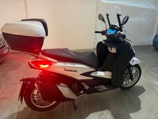 Piaggio Beverly 400 2022-thumb-7