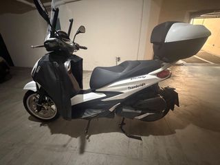 Piaggio Beverly 400 2022-thumb-10