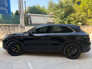 Porsche Cayenne 2023