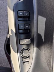 Kia Stonic 2020 1.6 CRDI DESIGN EDITION-thumb-14