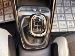 Kia Stonic 2020 1.6 CRDI DESIGN EDITION-thumb-21
