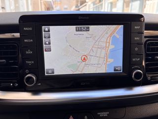Kia Stonic 2020 1.6 CRDI DESIGN EDITION-thumb-25