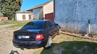 Audi A4 1996 Quattro-thumb-10